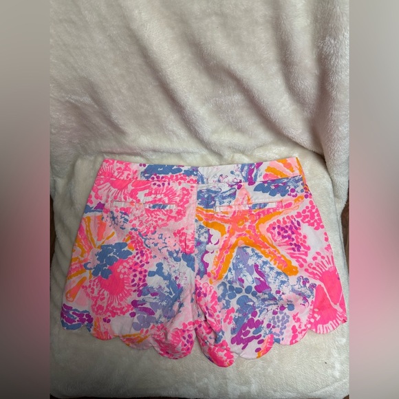 Lilly Pulitzer Buttercup 5” Scallop Shorts Size 2 Bohemian Beach - Picture 5 of 7